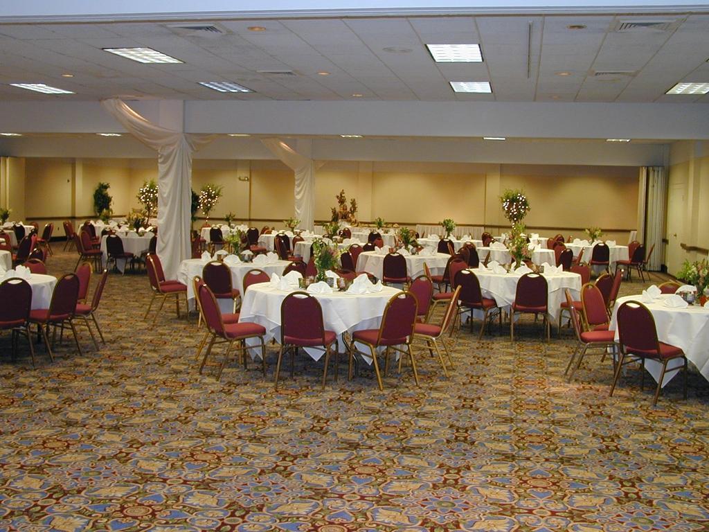 Ramada Plaza Hotel Columbus Buitenkant foto