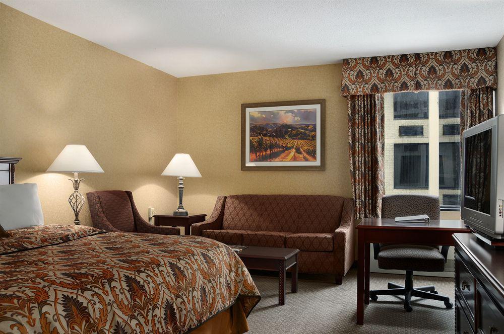 Ramada Plaza Hotel Columbus Kamer foto